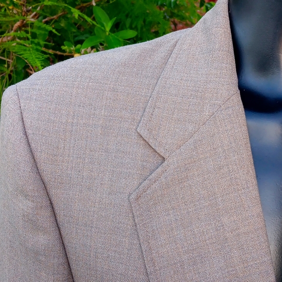 NEW ENGLAND COLLECTION MEN'S VINTAGE (2) BUTTON BLAZER W/GOLD BUTTON ACCENTS - Picture 12 of 15